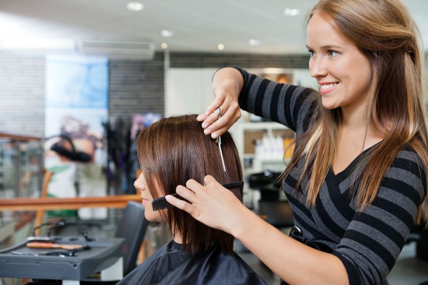 Wear an easy hairstyle