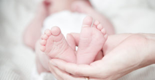 10 Helpful Newborn Tips for New Moms