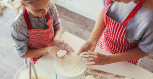 10 Simple Tips for Teaching Your Kids to Cook